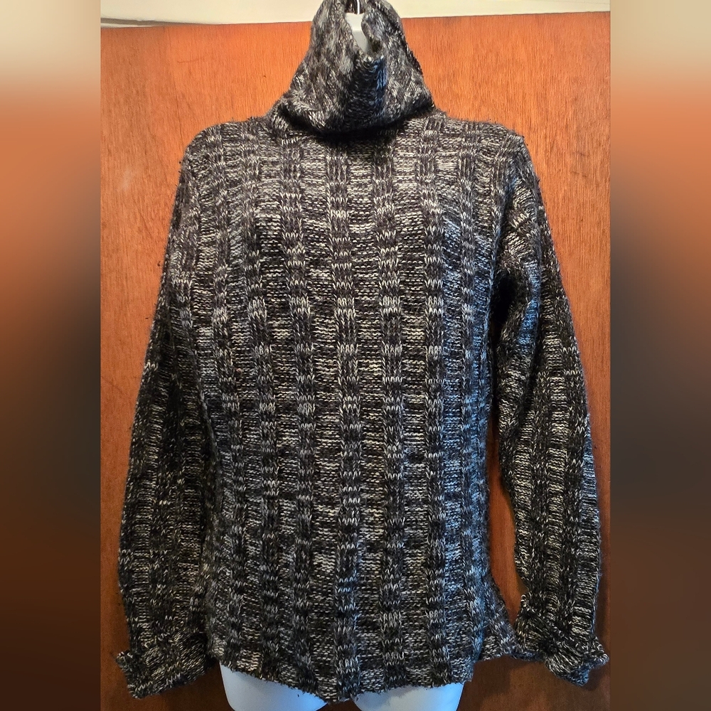 HOST PICK! 🎉🎊Smooches Boutique Black & Gray Women's Turtleneck Sweater SzM - Picture 2 of 7